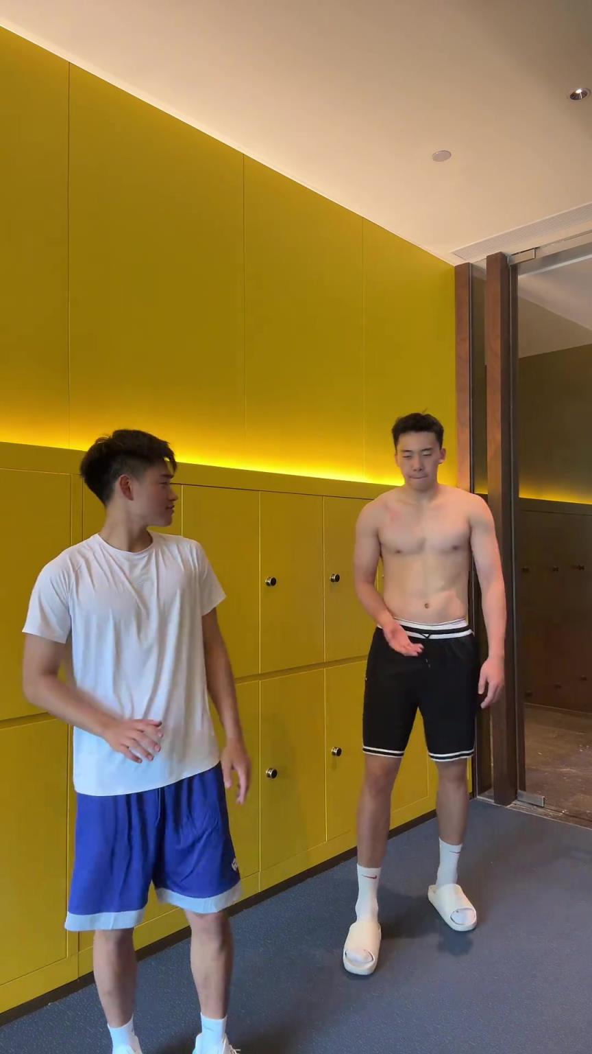男篮未来门面？王俊杰和赵维伦一起尬舞