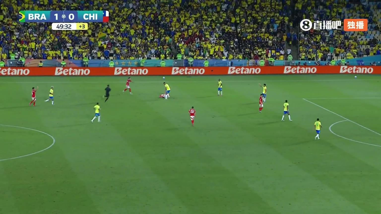 红牌还是黄牌？胖虎报复性踩踏对手被裁判出示黄牌