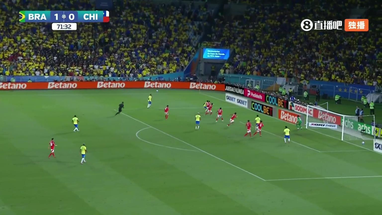 巴西刚换人就见效！帕奎塔门前抢点头球破门