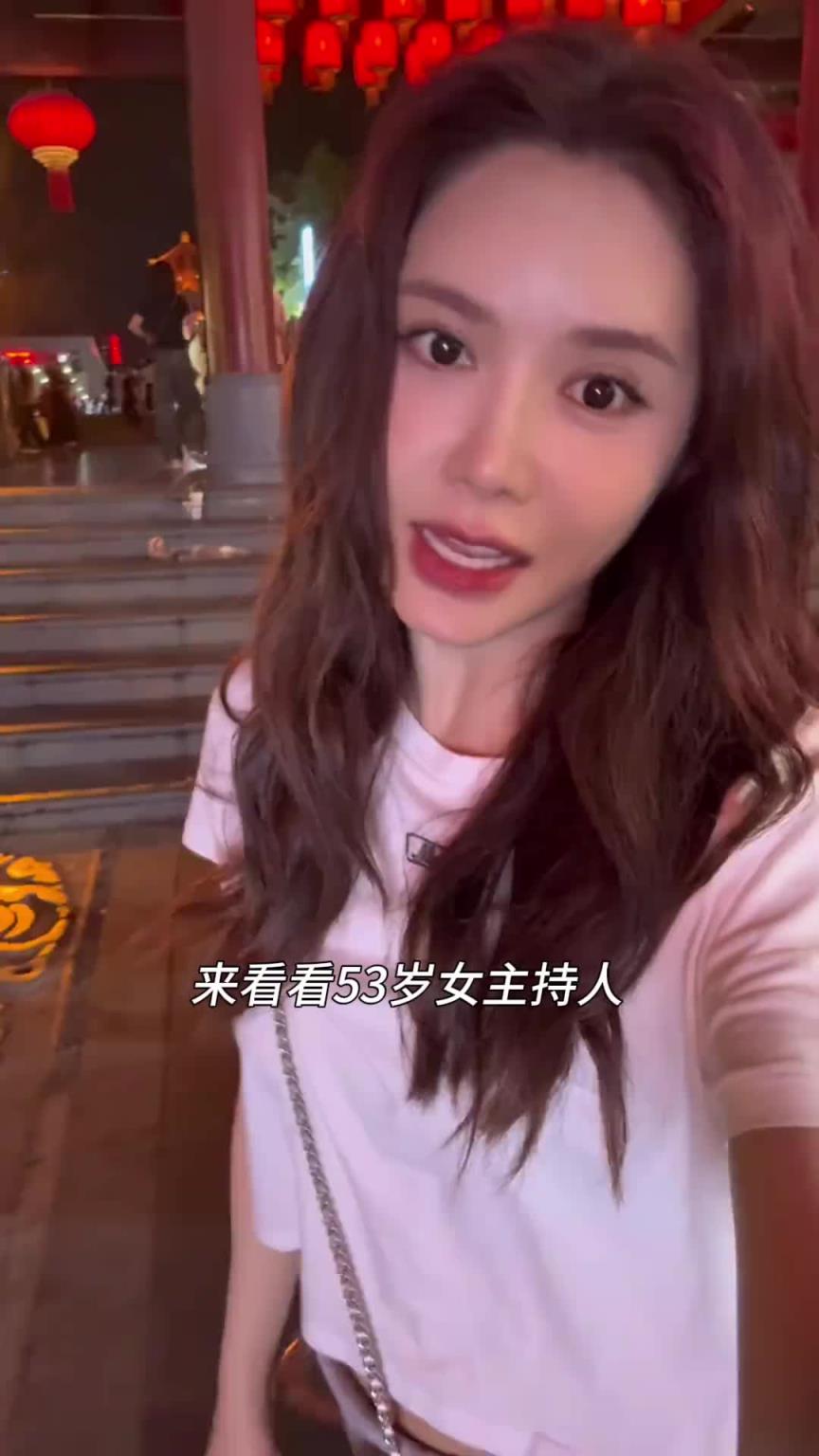 人生在世，吃喝二字！美娜：看看“53岁”女主持人下班后的快乐有多简单？